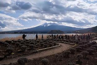 亚冠凯旋！泰山队抵达北京机场，受到众多泰山球迷热情接机